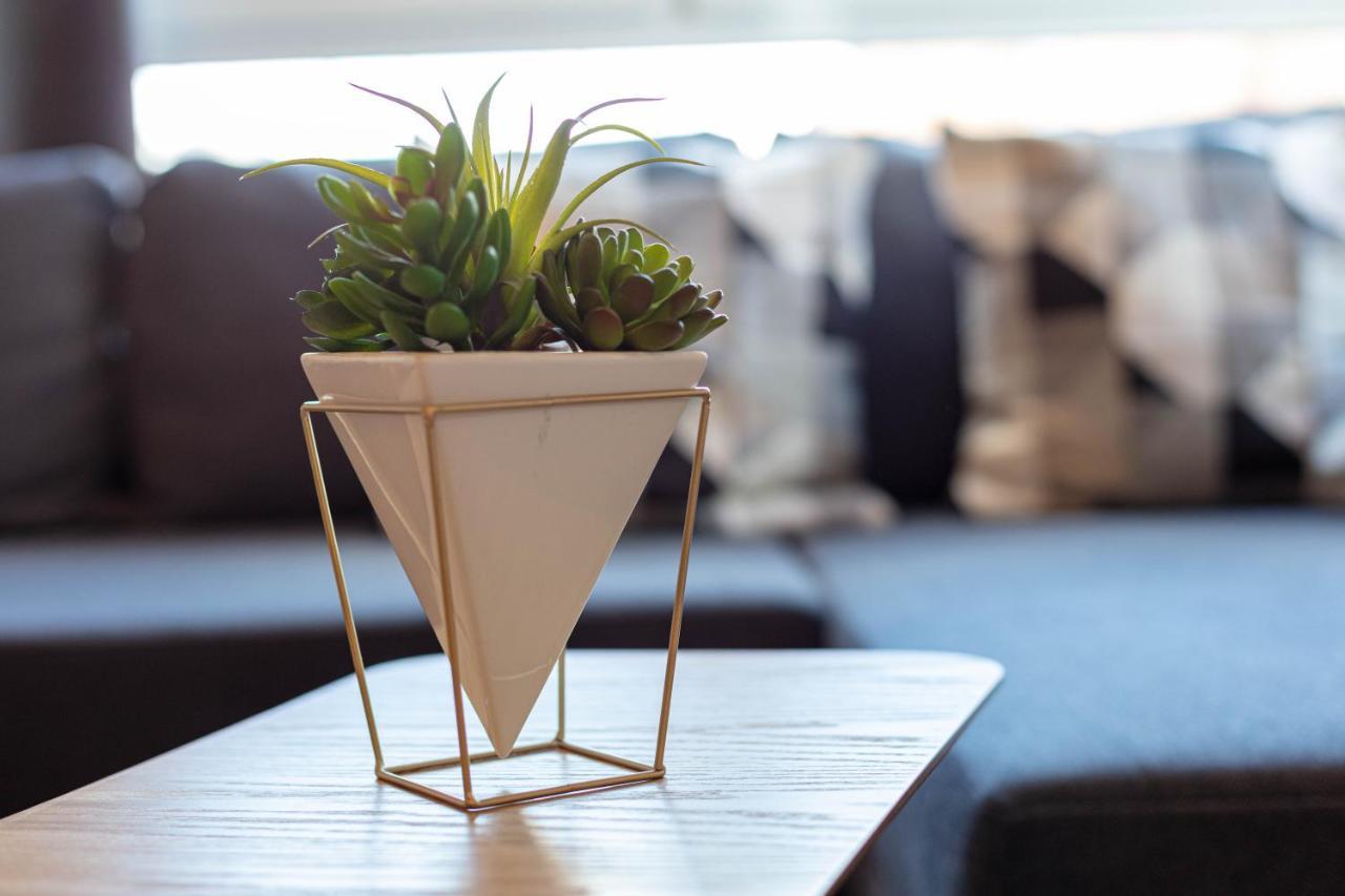 Walker Suite No53 - Donnini Apartments Kilmarnock Ngoại thất bức ảnh